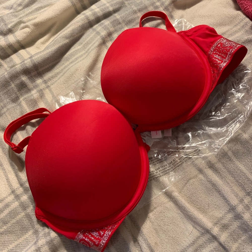 BRAND NEW VS Pink Bra